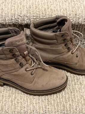 Timberland Women’s Waterproof Nubuck Boots – Size 9.5